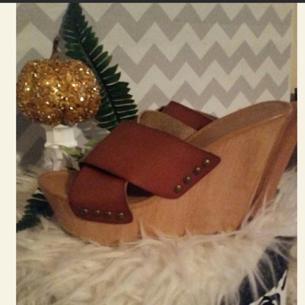 Mossimo wedges size 9.5